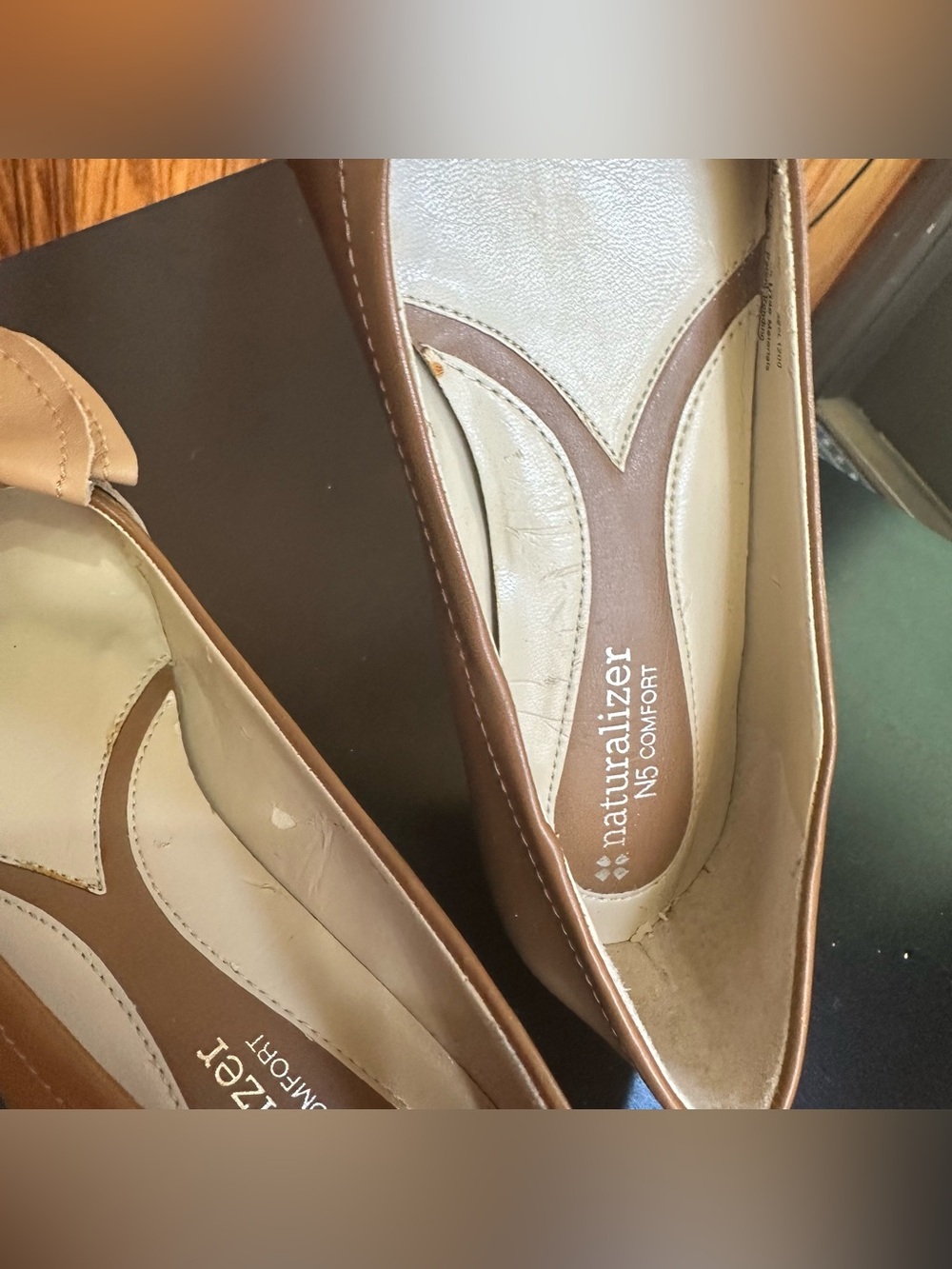 Naturalizer N5 Comfort Tan Beige Leather Bow Flats Size 6 Interior Flaw - Picture 8 of 10